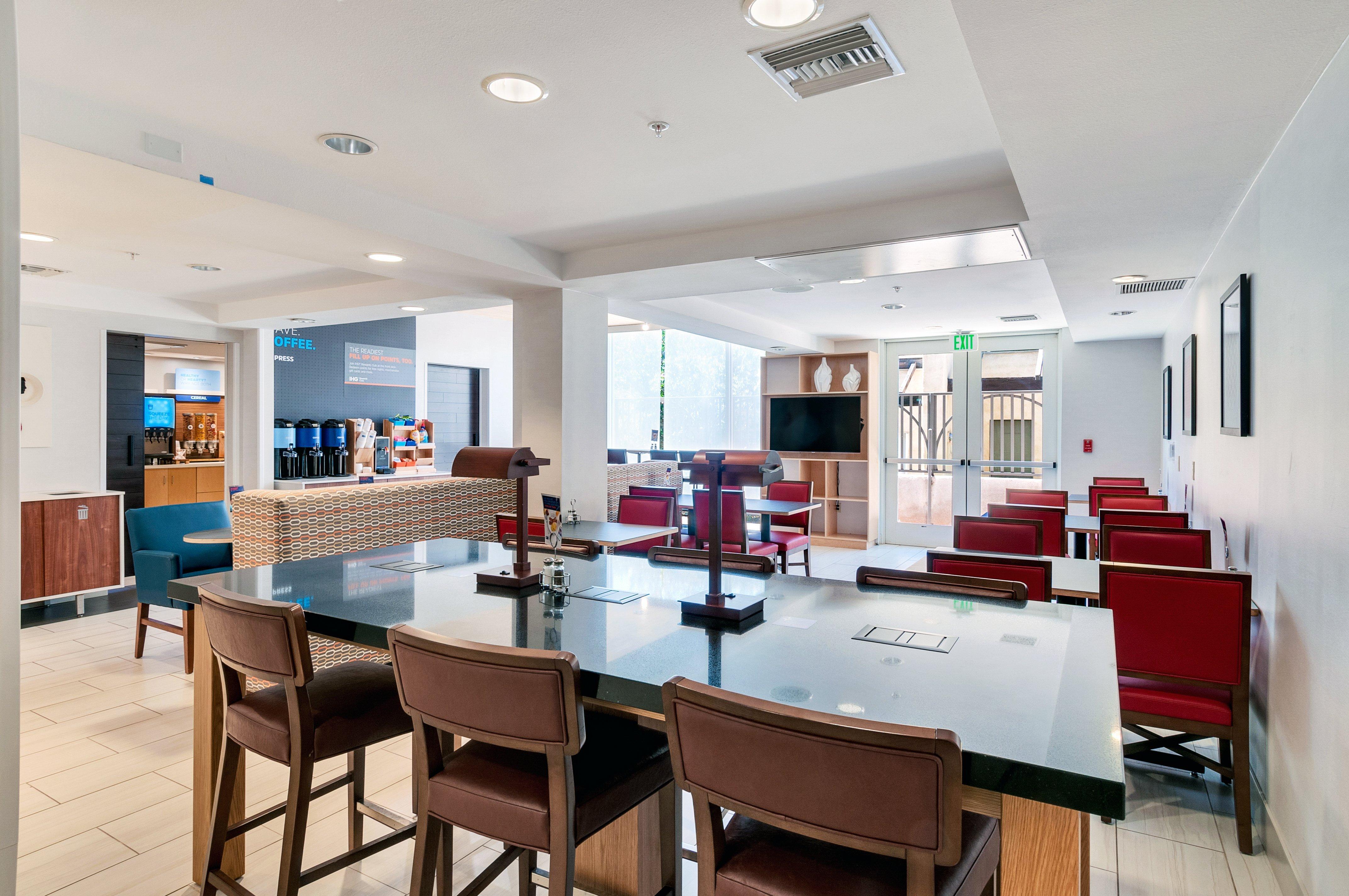 Hotel Express & By Ihg 2*