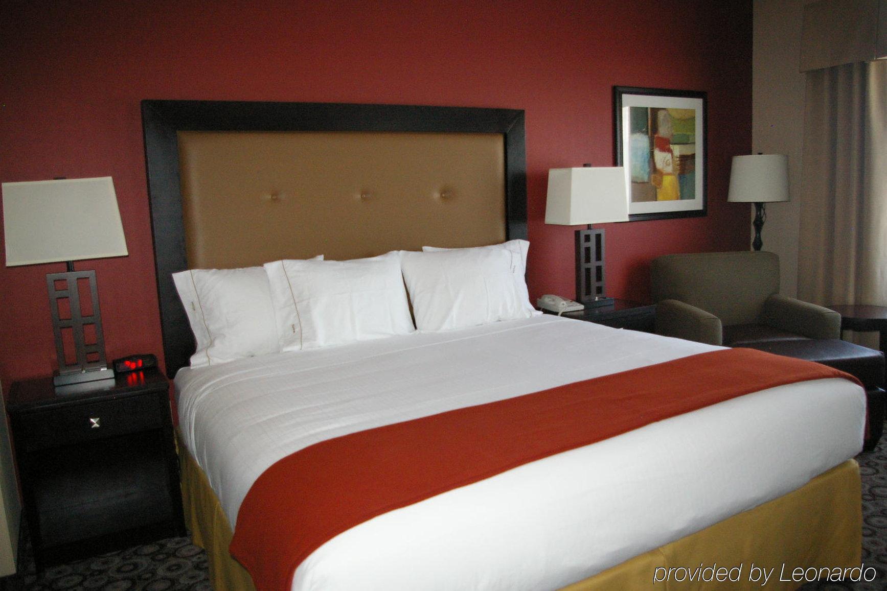 Hotel Express & By Ihg
