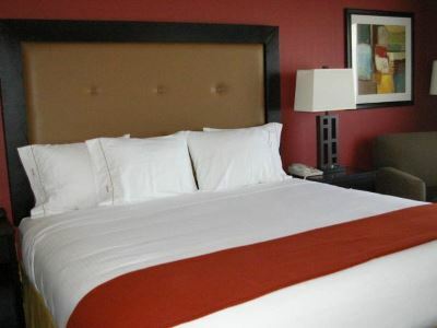 Express & By Ihg 2*