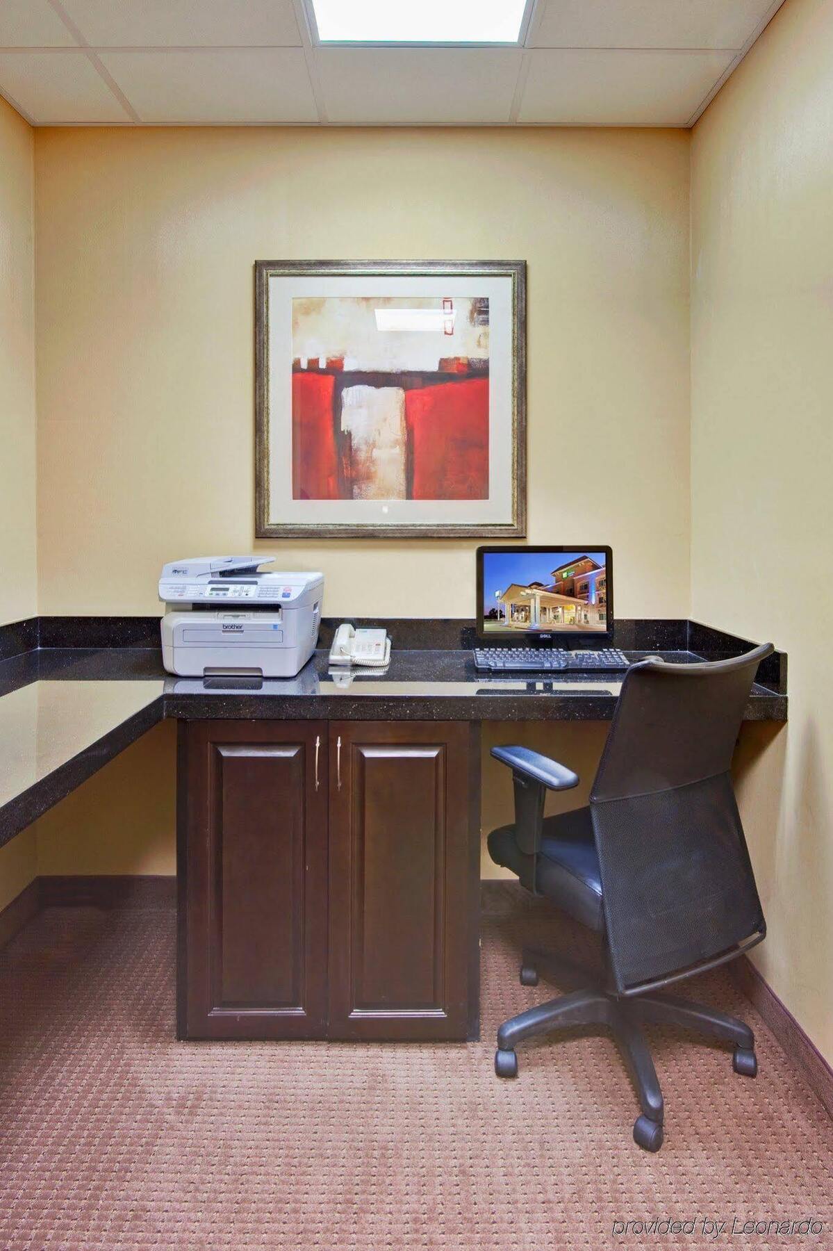 Express & By Ihg 2* Banning
