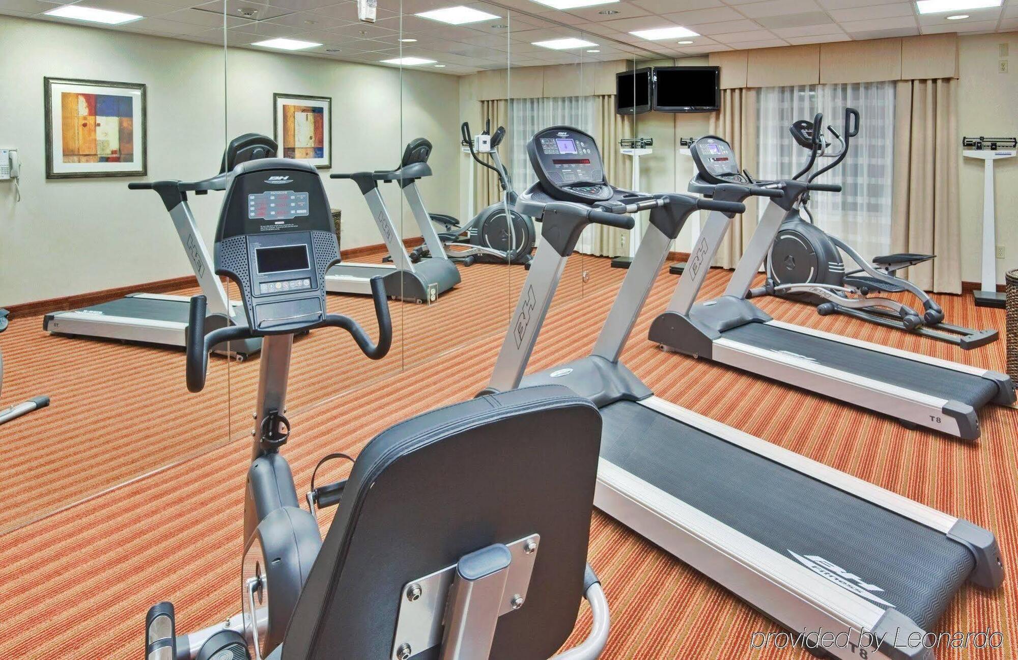 Hotel Express & By Ihg 2*